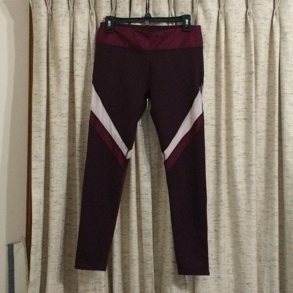 Fabletics Salar Mesh PowerHold Color Block Athletic Leggings in Vigneto/Bolero